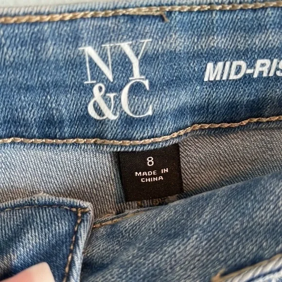 New York and Company - denim capri jeans - size 8 - Picture 5 of 10